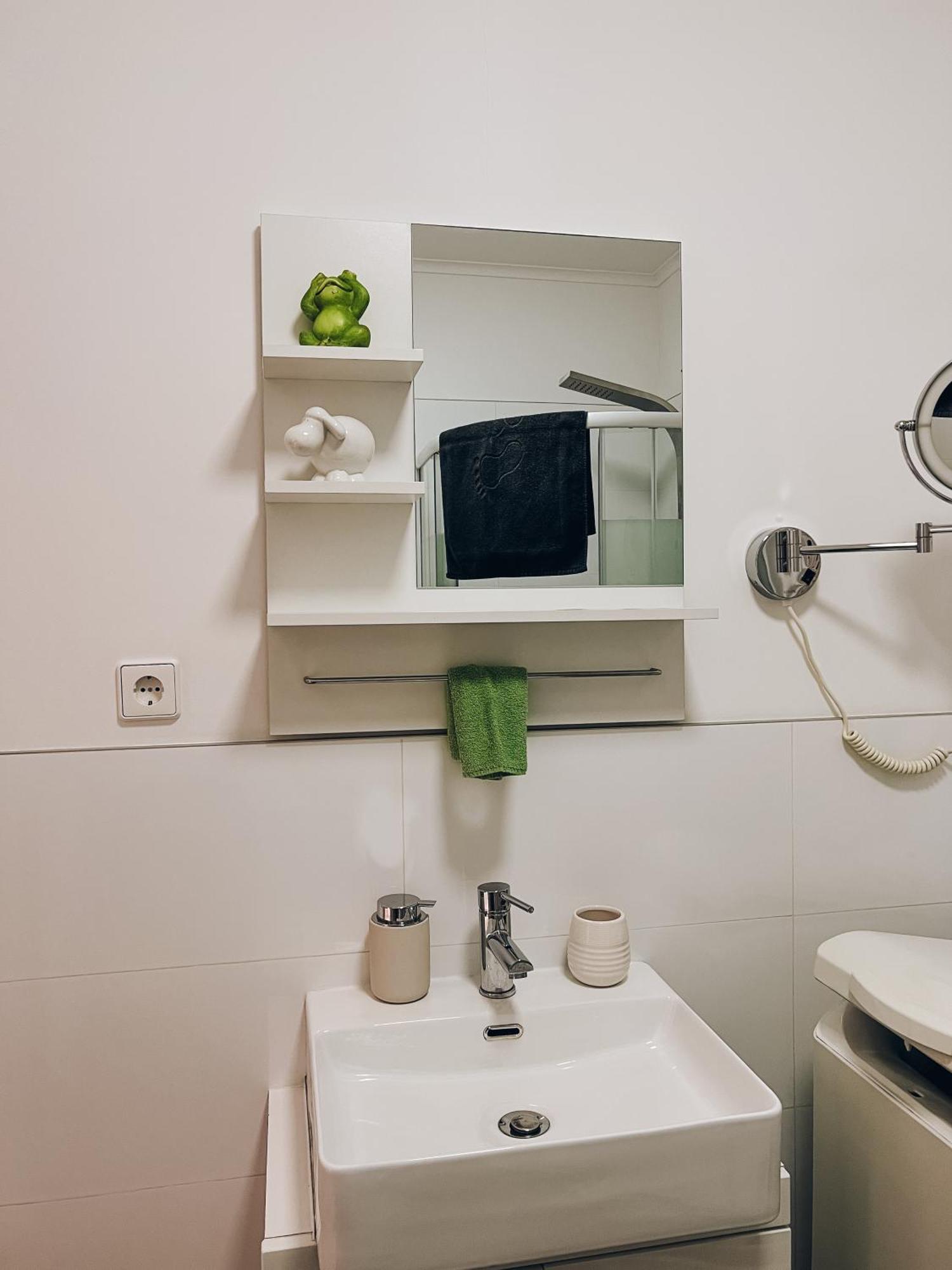 Neuwertiges Apartment Mit Kostenlose Privatparkplatz Auch Fuer Transporter Geeignet R1 فريبرغ ام نيكار المظهر الخارجي الصورة